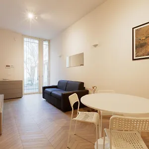 Guesthost - Cordusio Enchanting Appartamento Milano
